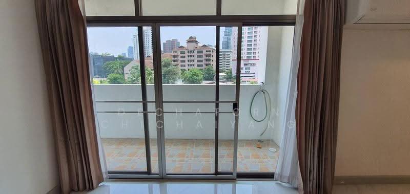 Royal Castle Sukhumvit, Bangkok, 30 Soi Sukhumvit 39, Khlongtoei Nua, Watthana, Bangkok, 3 Bedrooms, 140 sqm, Condo For Rent, by Dechatorn Chichaiyang, 500554055 - DDproperty.com
