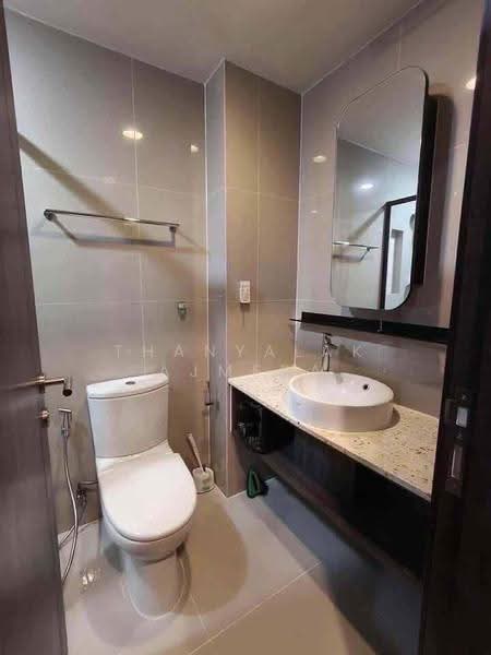 XT Huaikhwang, Bangkok, 244 Ratchadaphisek Road, Huai Khwang, Bangkok, 1 Bedroom, 30 sqm, Condo For Rent, by Thanyalak Ajmera, 500554068 - DDproperty.com