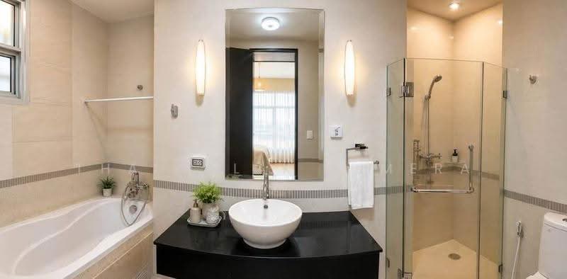 Baan Klang Krung Siam-Pathumwan, Bangkok, Petchburi Road, Thanon Phetchaburi, Ratchathewi, Bangkok, 2 Bedrooms, 80 sqm, Condo For Rent, by Thanyalak Ajmera, 500554108 - DDproperty.com