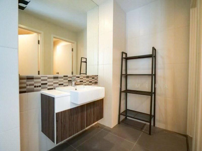 CENTRIC Ari Station, Bangkok, 27 Phahonyothin Road, Samsen Nai, Phaya Thai, Bangkok, 2 Bedrooms, 50 sqm, Condo For Sale, by Thanyalak Ajmera, 500554162 - DDproperty.com