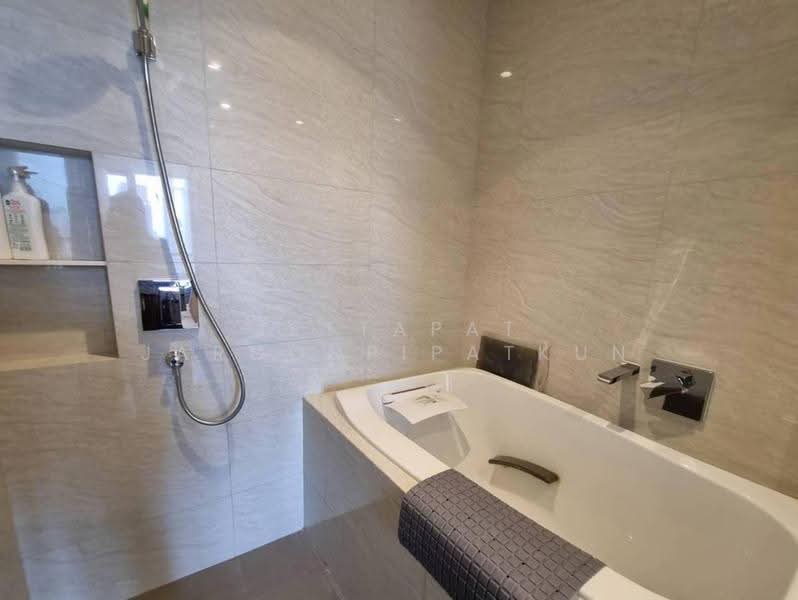 Maru Ekkamai 2, Bangkok, 70-5 Sukhumvit 63 Road, Phra Kanong Nua, Watthana, Bangkok, 2 Bedrooms, 60 sqm, Condo For Rent, by Jettapat Jaroonpipatkun, 500554253 - DDproperty.com