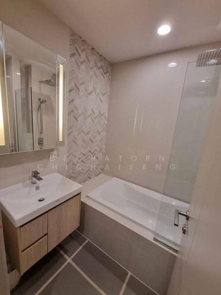 Oka Haus Sukhumvit 36, Bangkok, 3399 Rama 4 Road, Khong Tan, Khlong Toei, Bangkok, 1 Bedroom, 35 sqm, Condo For Rent, by Dechatorn Chichaiyang, 500554284 - DDproperty.com