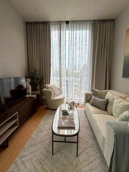 28 Chidlom, Bangkok, 28 Chit Lom Alley, Lumphini, Pathum Wan, Bangkok, 2 Bedrooms, 75 sqm, Condo For Rent, by Nat Tantirapan, 500554304 - DDproperty.com