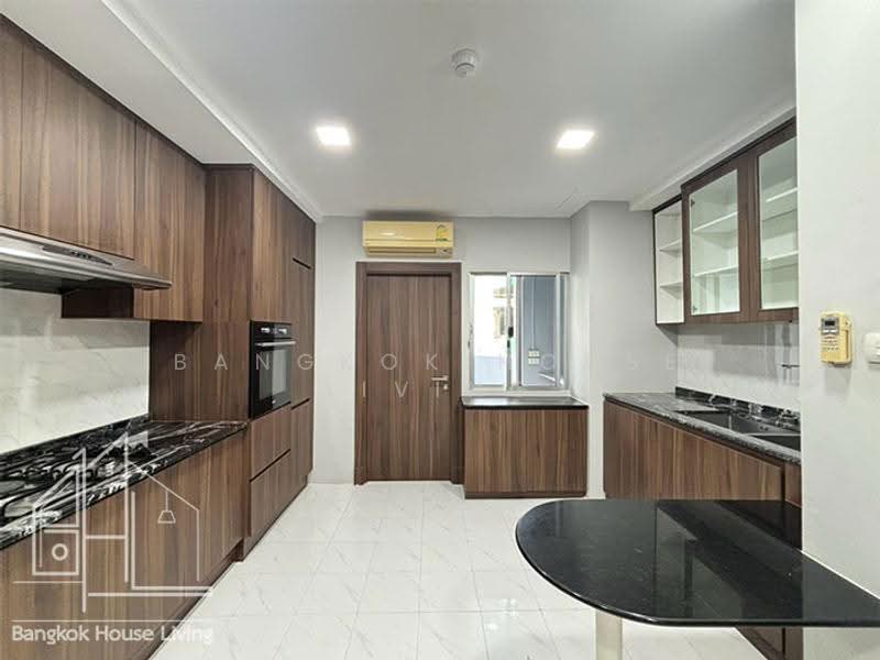 Raj Mansion, Bangkok, 31-33 Soi Sukhumvit 20, Khlong Toei, Bangkok, 4 Bedrooms, 380 sqm, Condo For Rent, by Bangkok House Living, 500554430 - DDproperty.com