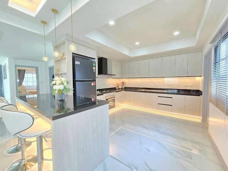 EDGE Central Pattaya, Chon Buri (Pattaya), Pattaya Sai Song, Bang Lamung, Bang Lamung (Pattaya), Chon Buri (Pattaya), 4 Bedrooms, 360 sqm, Condo For Sale, by Melinda Lonuch, 500554518 - DDproperty.com