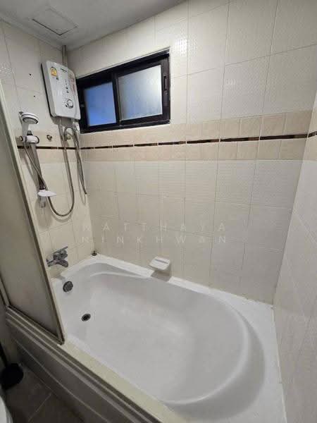 Lumpini Place Ratchada-Thapra, Bangkok, 18 Ratchadaphisek Road, Bukkalo, Thon Buri, Bangkok, 1 Bedroom, 42 sqm, Condo For Rent, by Natthaya Ninkhwan, 500554528 - DDproperty.com