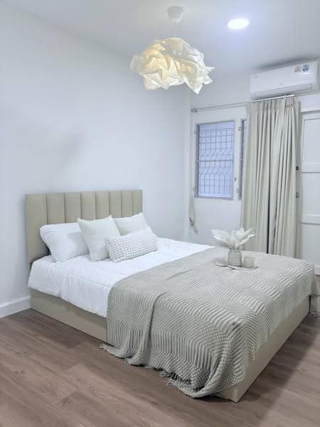 ประชาราษฎร์บำเพ็ญ, Bangkok, Samsen Nok, Huai Khwang, Bangkok, 6 Bedrooms, 450 sqm, Single Detached House For Rent, by การุณ ชมภูบุตร, 500554660 - DDproperty.com