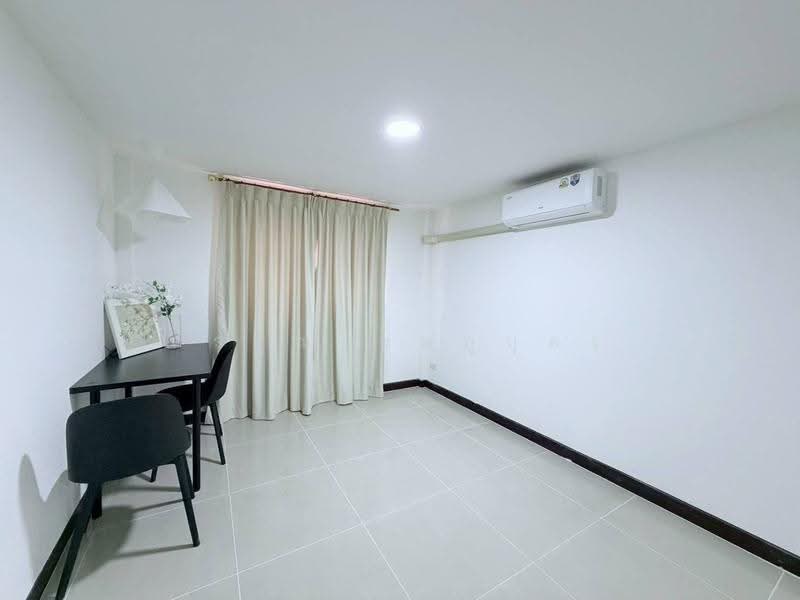 ประชาราษฎร์บำเพ็ญ, Bangkok, Samsen Nok, Huai Khwang, Bangkok, 6 Bedrooms, 450 sqm, Single Detached House For Rent, by การุณ ชมภูบุตร, 500554660 - DDproperty.com