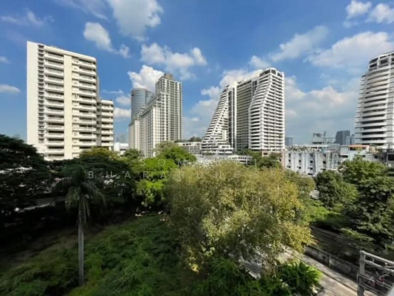 Baan Phrom Phong, Bangkok, Soi Sukhumvit 39, Khlong Tan Nua, Watthana, Bangkok, 3 Bedrooms, 209 sqm, Condo For Rent, by Sompob Buaparungsri, 500554732 - DDproperty.com