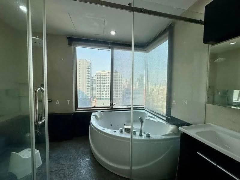 The Emporio Place, Bangkok, 93 Soi Sukhumvit 24, Sukhumvit Road, Khong Tan, Khlong Toei, Bangkok, 2 Bedrooms, 104 sqm, Condo For Sale, by Nat Tantirapan, 500554843 - DDproperty.com