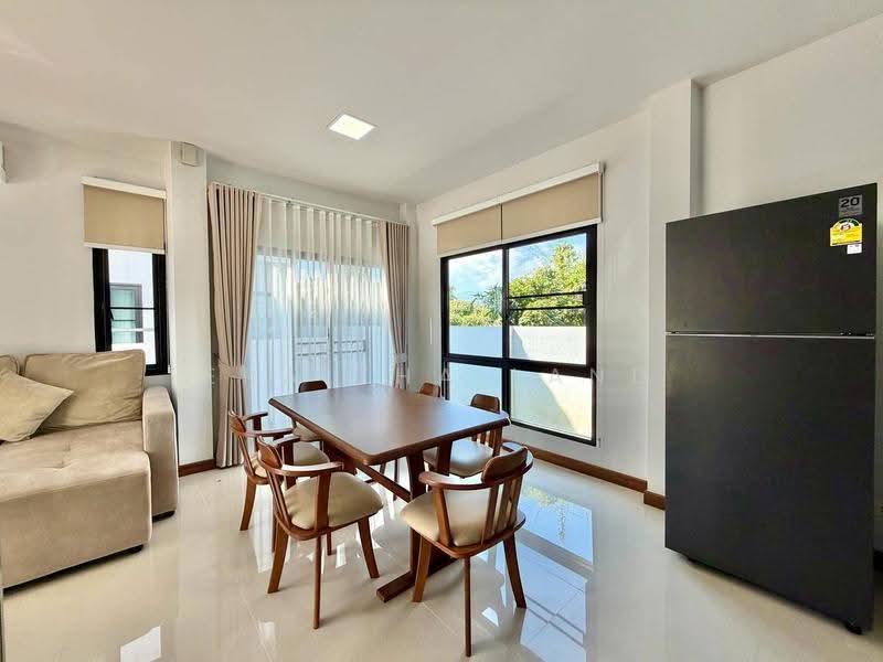 ขายบ้านเดี่ยว 2 ชั้น ใกล้เมืองเชียงใหม่ สภาพใหม่ ตกแต่ง Built-in พร้อมเฟอร์ครบ เข้าอยู่ได้ที, Chiang Mai, San Sai Luang, San Sai, Chiang Mai, 3 Bedrooms, 140 sqm, Single Detached House For Sale, by ERA Thailand, 500554961 - DDproperty.com