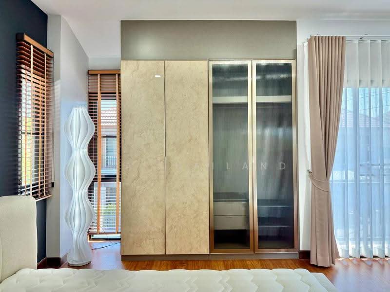 ขายบ้านเดี่ยว 2 ชั้น ใกล้เมืองเชียงใหม่ สภาพใหม่ ตกแต่ง Built-in พร้อมเฟอร์ครบ เข้าอยู่ได้ที, เชียงใหม่, สันทรายหลวง, สันทราย, เชียงใหม่, 140 ตร.ม., บ้านเดี่ยว ขาย, โดย ERA Thailand, 500554961 - DDproperty.com