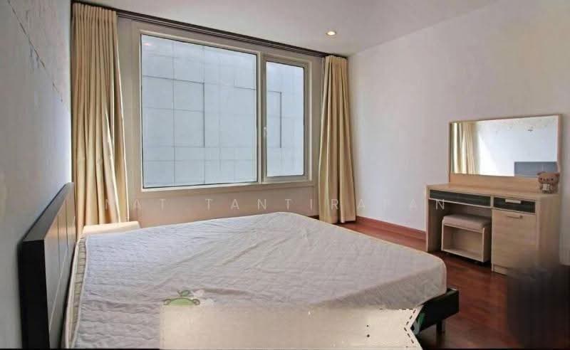 Siri Residence, Bangkok, 21 Soi Sukhumvit 24, Khong Tan, Khlong Toei, Bangkok, 2 Bedrooms, 94 sqm, Condo For Sale, by Nat Tantirapan, 500554989 - DDproperty.com