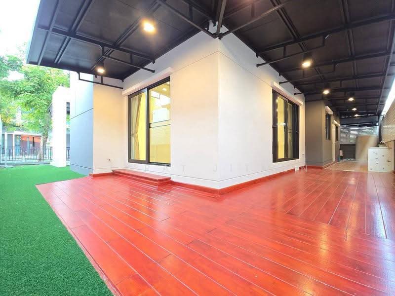 The City Pattanakarn, Bangkok, On Nut Road, Prawet, Bangkok, 4 Bedrooms, 340 sqm, Single Detached House For Sale, by Jutarat Jitmun, 500555057 - DDproperty.com