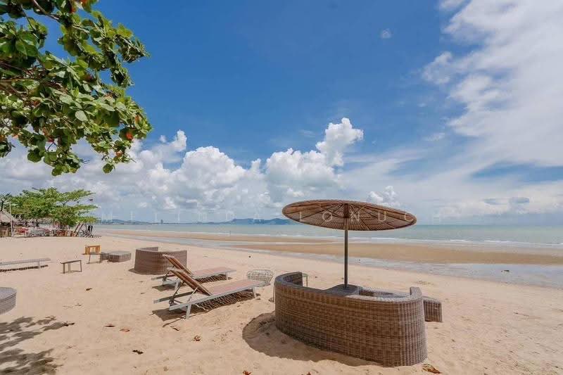 Grand Florida Beachfront : แกรนด์ ฟลอริด้า บีชฟร้อนท์, ชลบุรี, ซอยนาจอมเทียน 14, นาจอมเทียน, สัตหีบ, ชลบุรี, 36 ตร.ม., คอนโด ขาย, โดย Melinda Lonuch, 500555205 - DDproperty.com