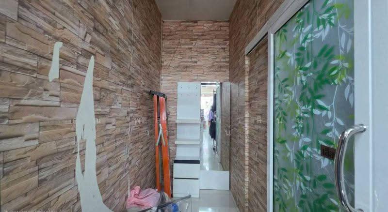 โฮมออฟฟิศ 3 ชั้น 2 คูหา 360 ตรม. ติดถนนสุขุมวิท ตรงข้ามโรงกลั่นน้ำมัน IRPC ระยอง ราคาถูก, Rayong, สุขุมวิท, Choeng Noen, Muang Rayong, Rayong, , 360 sqm, Shophouse For Sale, by คุณ พลอยวาลินน์ (วาลินน์), 500555260 - DDproperty.com