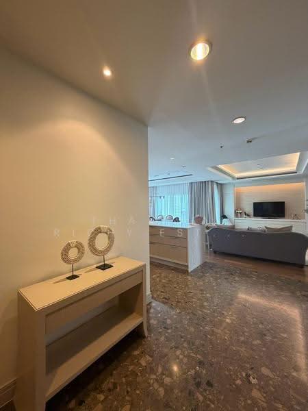 Royal Residence Park, Bangkok, 99 Royal Resident Park Lumphini, Lumphini, Pathum Wan, Bangkok, 3 Bedrooms, 220 sqm, Condo For Rent, by Thanida Richy Estate Co., Ltd., 500555276 - DDproperty.com