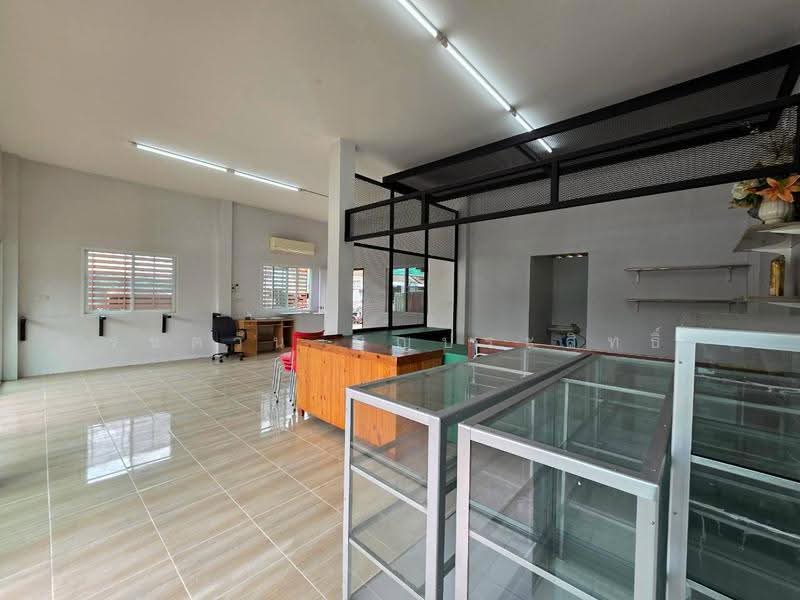 ฟ้าครามนคร, Pathum Thani, Khu Khot, Lam Luk Ka, Pathum Thani, 2 Bedrooms, 200 sqm, Single Detached House For Sale, by รชตวัน บุญประสิทธิ์, 500555429 - DDproperty.com