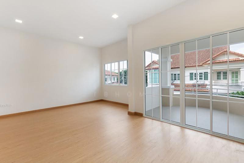 Ratirom Park Ratchapruek-Suan Phak 32, Nonthaburi, Bang Kruai–Jong Thanom Road (Soi Suan Phak 32), Mahasawat, Bang Kruai, Nonthaburi, 4 Bedrooms, 160 sqm, Semi-Detached House (Twin House) For Sale, by NTBHOME, 500555434 - DDproperty.com