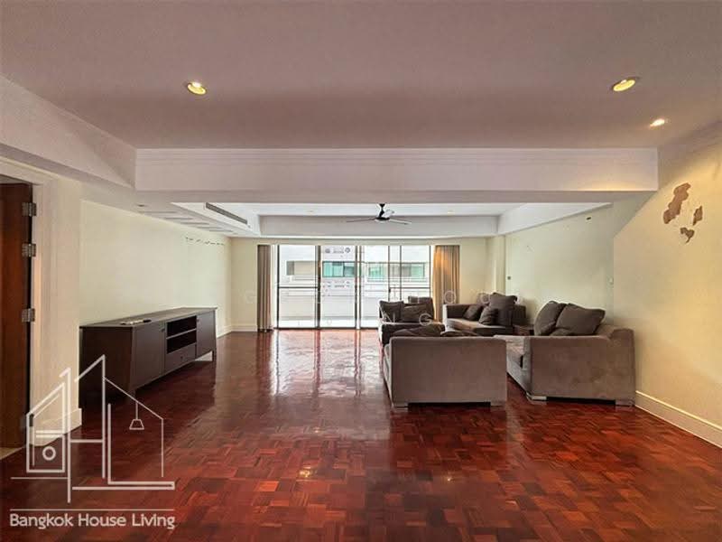 Phirom Garden Residence, Bangkok, Soi Sukhumvit 41, Khlong Tan Nua, Watthana, Bangkok, 4 Bedrooms, 320 sqm, Condo For Rent, by Bangkok House Living, 500555463 - DDproperty.com