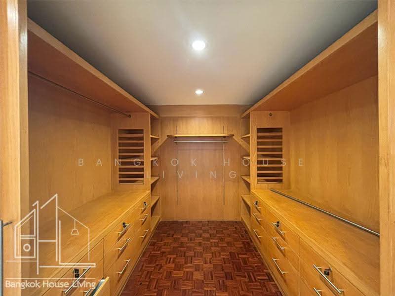 Phirom Garden Residence, Bangkok, Soi Sukhumvit 41, Khlong Tan Nua, Watthana, Bangkok, 4 Bedrooms, 320 sqm, Condo For Rent, by Bangkok House Living, 500555463 - DDproperty.com