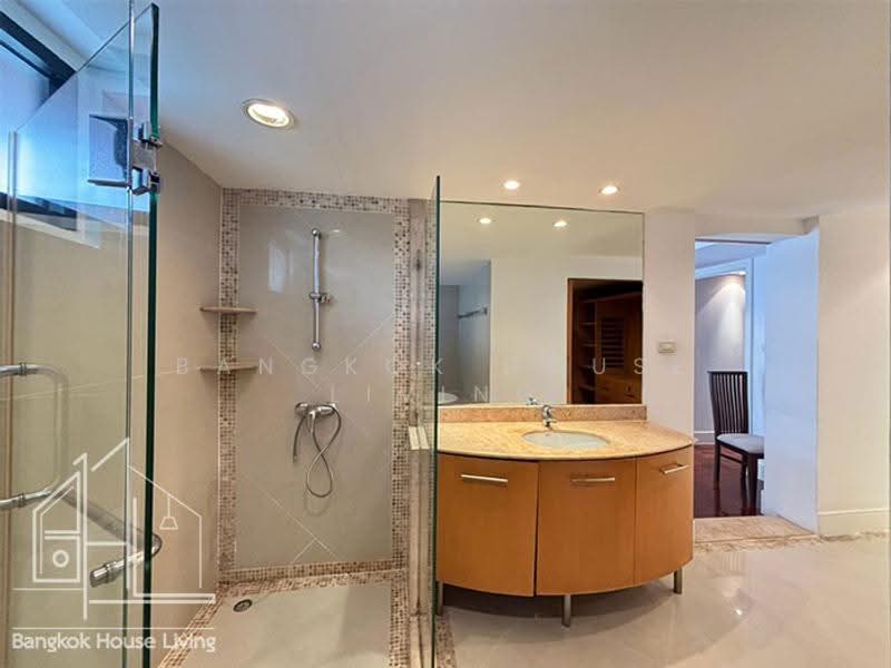 Phirom Garden Residence, Bangkok, Soi Sukhumvit 41, Khlong Tan Nua, Watthana, Bangkok, 4 Bedrooms, 320 sqm, Condo For Rent, by Bangkok House Living, 500555463 - DDproperty.com