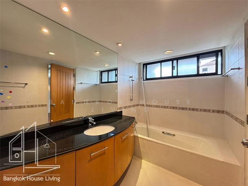Phirom Garden Residence, Bangkok, Soi Sukhumvit 41, Khlong Tan Nua, Watthana, Bangkok, 4 Bedrooms, 320 sqm, Condo For Rent, by Bangkok House Living, 500555463 - DDproperty.com