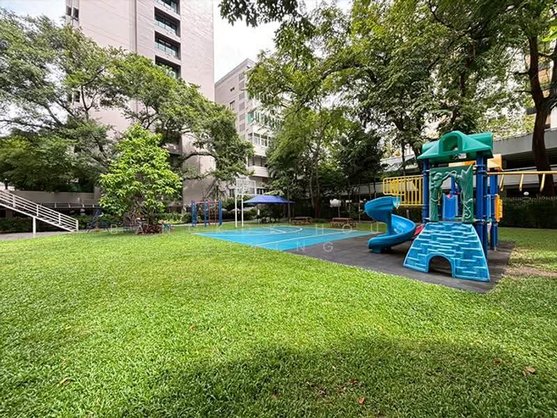 Phirom Garden Residence, Bangkok, Soi Sukhumvit 41, Khlong Tan Nua, Watthana, Bangkok, 4 Bedrooms, 320 sqm, Condo For Rent, by Bangkok House Living, 500555463 - DDproperty.com