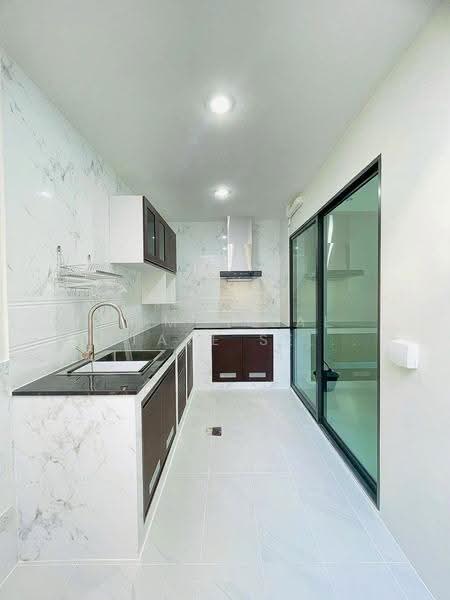 Verve Ramkhamhaeng-Wongwaen, Bangkok, Ratpattana Saphan Sung, Saphan Sung, Bangkok, 2 Bedrooms, 123 sqm, Townhouse For Sale, by HOME Real Estate Service, 500555530 - DDproperty.com