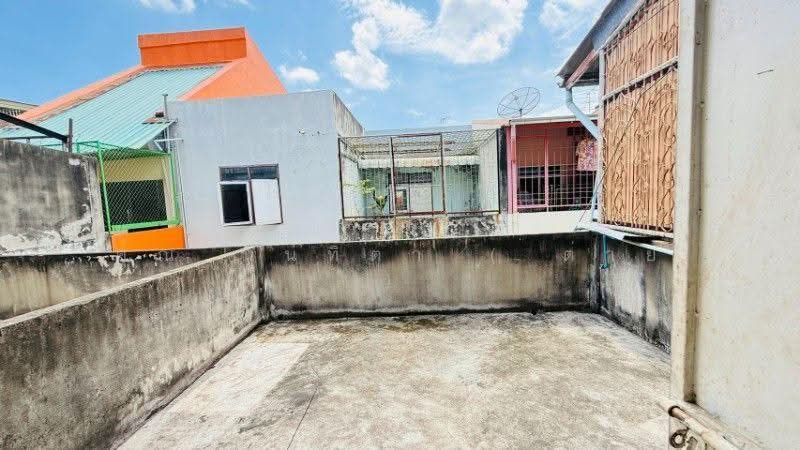 อาคารพาณิชย์ 2 คูหา 4 ชั้นครึ่ง ซอยจอมทอง 13 ทำเลดี ใกล้ BTS วุฒากาศ ราคาถูก, Bangkok, จอมทอง, Bangmot, Chom Thong, Bangkok, , 576 sqm, Shophouse For Sale, by คุณ นนทิตา ( ต่าย ), 500555586 - DDproperty.com