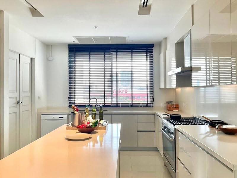 Baan Koon Apartment, Bangkok, Soi Nanglinchee 2, Thung Maha Mek, Sathon, Bangkok, 4 Bedrooms, 740 sqm, Apartment For Rent, by Jettapat Jaroonpipatkun, 500555712 - DDproperty.com