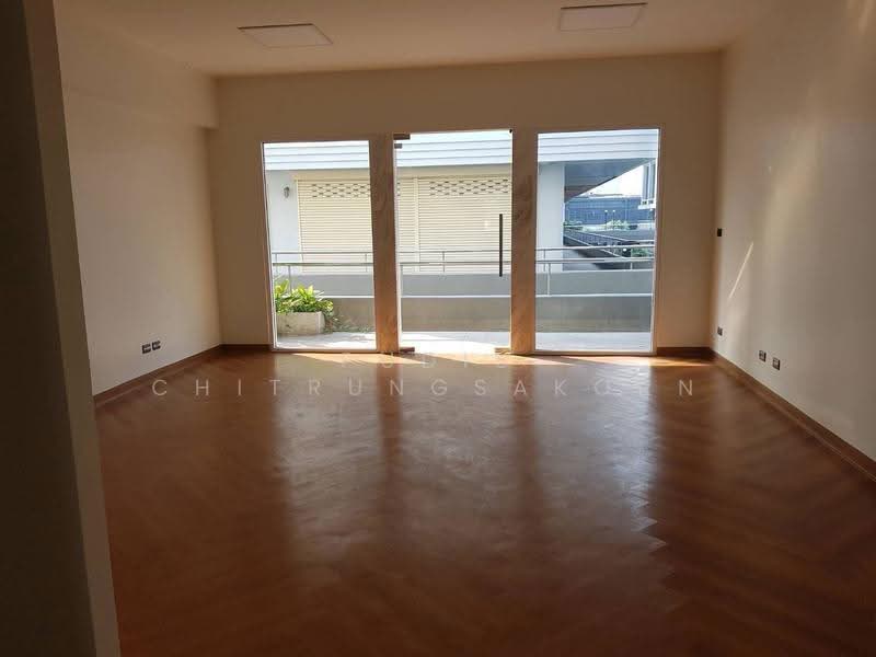 Commercial Building for Rent | Sukhumvit – Ekkamai, Bangkok, Khlong Tan Nua, Watthana, Bangkok, , 280 sqm, Shophouse For Rent, by Pudis Chitrungsakorn, 500555919 - DDproperty.com