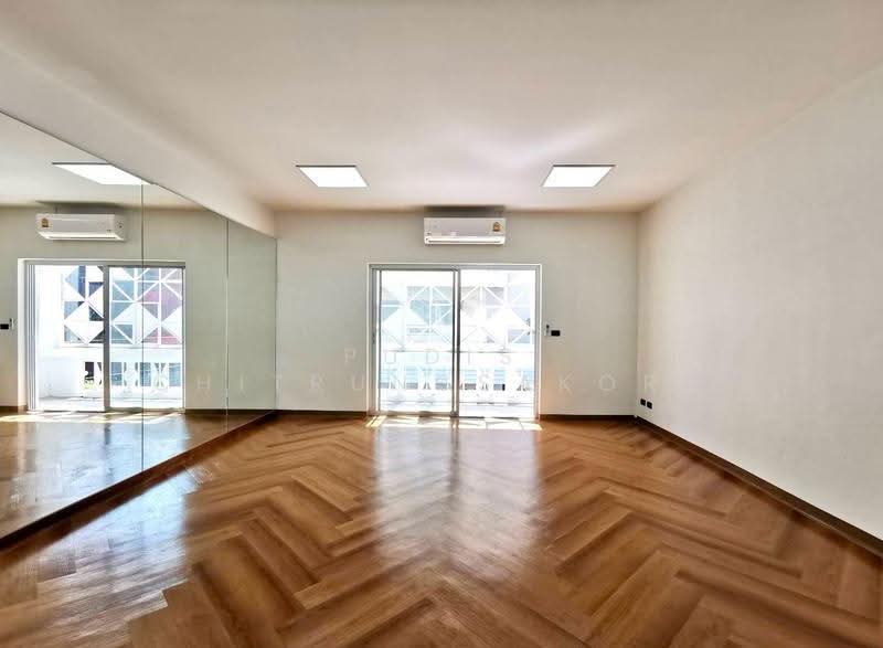 Commercial Building for Rent | Sukhumvit – Ekkamai, Bangkok, Khlong Tan Nua, Watthana, Bangkok, , 280 sqm, Shophouse For Rent, by Pudis Chitrungsakorn, 500555919 - DDproperty.com