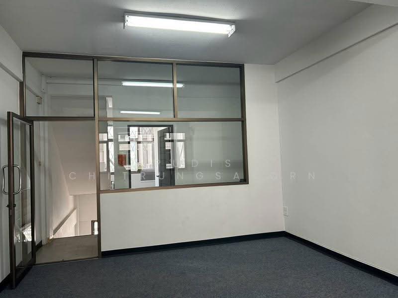 Commercial Building for Rent – Sukhumvit | Ekkamai, Bangkok, Khlong Tan Nua, Watthana, Bangkok, , 68 sqm, Shophouse For Rent, by Pudis Chitrungsakorn, 500555941 - DDproperty.com