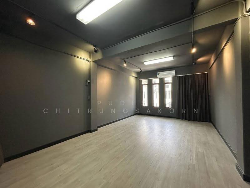 Commercial Building for Rent – Sukhumvit | Ekkamai, Bangkok, Khlong Tan Nua, Watthana, Bangkok, , 68 sqm, Shophouse For Rent, by Pudis Chitrungsakorn, 500555941 - DDproperty.com
