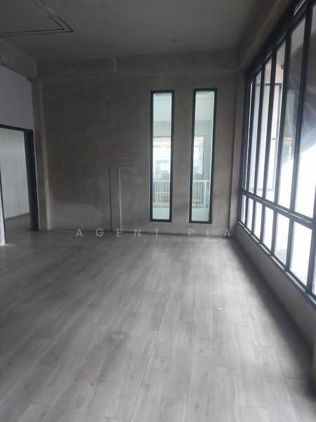 2nd-Floor Rental Space near Victory Monument – BTS Access & Main Road Frontage (SPSAD4169), Bangkok, Samsen Nai, Phaya Thai, Bangkok, , 88 sqm, Office Space For Rent, by Agent Pla, 500555980 - DDproperty.com