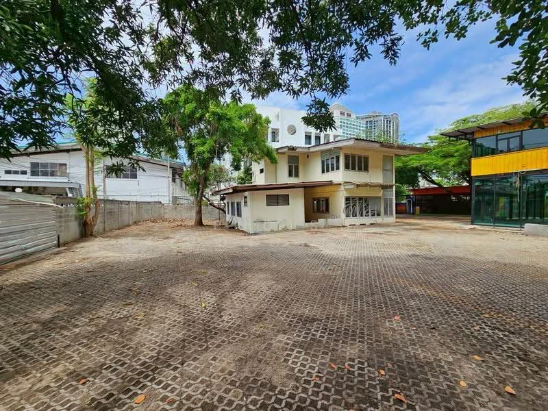 Land with Multi-Purpose Buildings for Rent – Sukhumvit | BTS Phra Khanong, Bangkok, Phra Kanong Nua, Watthana, Bangkok, , 1,540 sqm, Land For Rent, by Pudis Chitrungsakorn, 500555999 - DDproperty.com