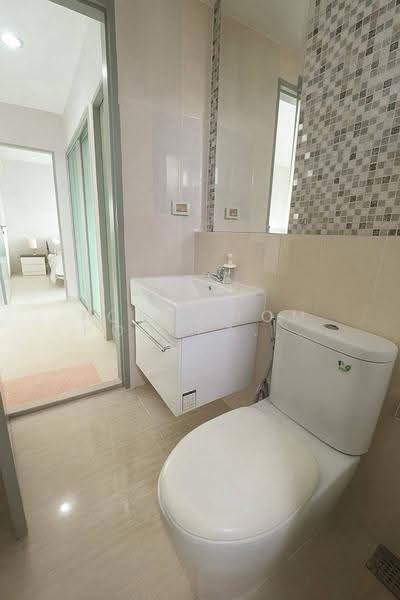 Life Ratchadapisek, Bangkok, 279 Ratchadapisaek Road, Huai Khwang, Bangkok, 2 Bedrooms, 55 sqm, Condo For Rent, by Tongchompoo Pattanachaiwongkoon, 500556002 - DDproperty.com