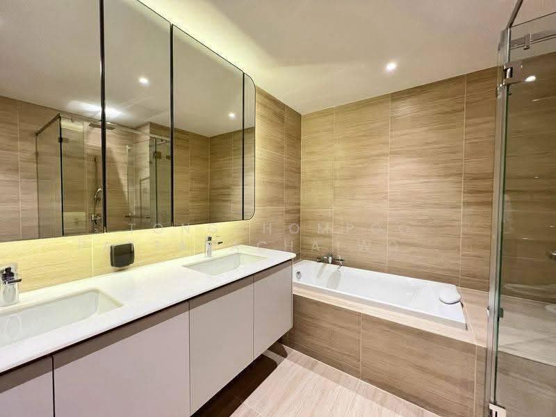 Via 61, Bangkok, Khlong Tan Nua, Watthana, Bangkok, 2 Bedrooms, 101 sqm, Condo For Rent, by Tongchompoo Pattanachaiwongkoon, 500556098 - DDproperty.com