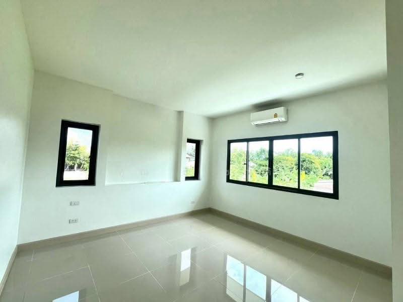 House for sale with private pool on hangdong area : ขายบ้านพร้อมสระว่ายน้ำส่วนตัว ย่านหางดง, เชียงใหม่, หางดง, หางดง, เชียงใหม่, 200 ตร.ม., บ้านเดี่ยว ขาย, โดย คุณ ธีรชาติ, 500556113 - DDproperty.com