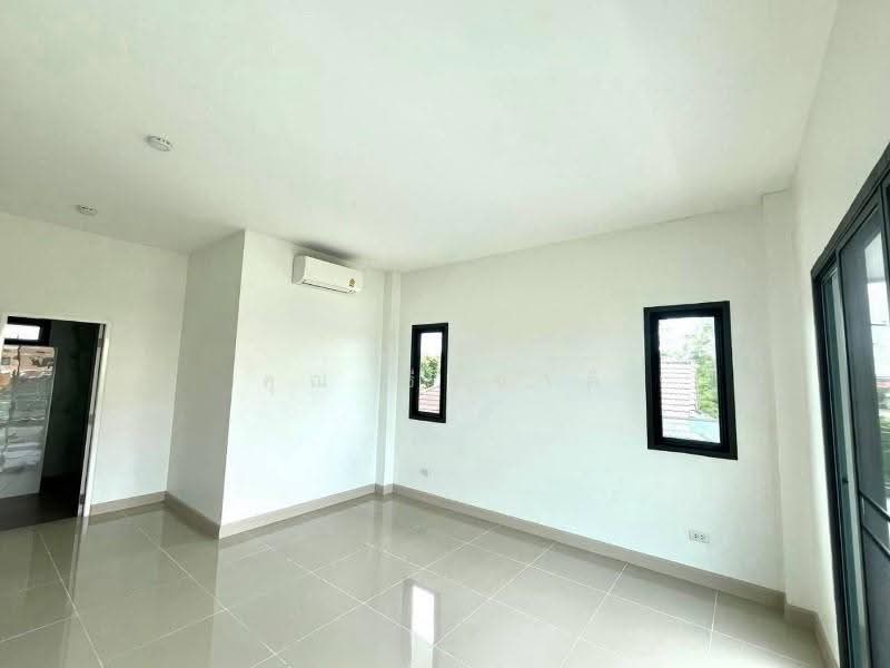 House for sale with private pool on hangdong area : ขายบ้านพร้อมสระว่ายน้ำส่วนตัว ย่านหางดง, เชียงใหม่, หางดง, หางดง, เชียงใหม่, 200 ตร.ม., บ้านเดี่ยว ขาย, โดย คุณ ธีรชาติ, 500556113 - DDproperty.com