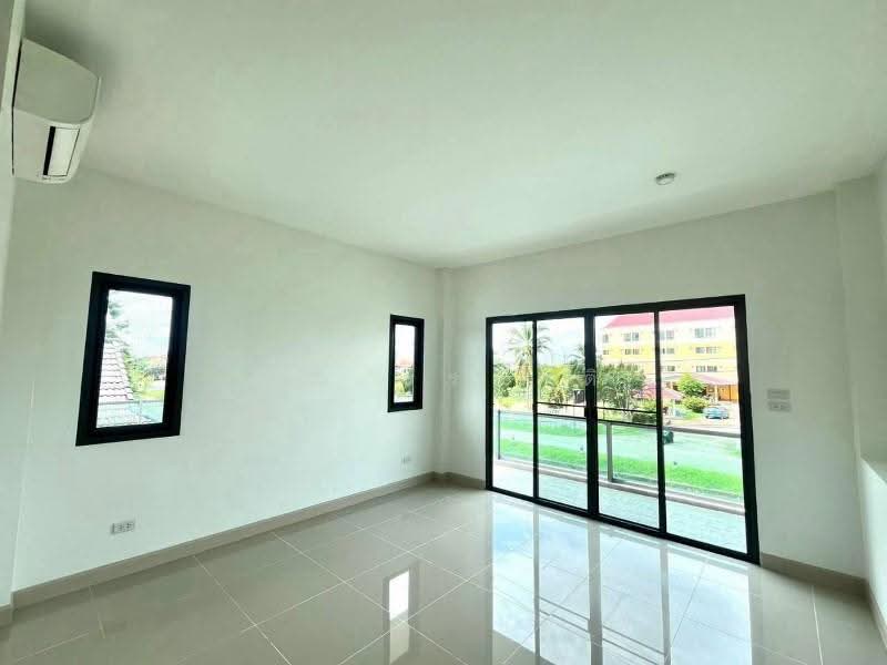 House for sale with private pool on hangdong area : ขายบ้านพร้อมสระว่ายน้ำส่วนตัว ย่านหางดง, เชียงใหม่, หางดง, หางดง, เชียงใหม่, 200 ตร.ม., บ้านเดี่ยว ขาย, โดย คุณ ธีรชาติ, 500556113 - DDproperty.com