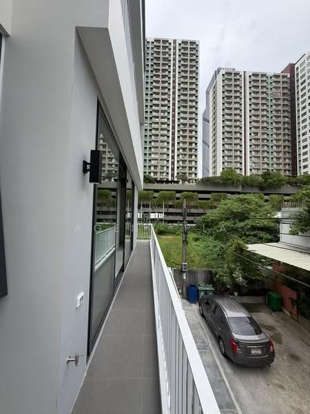 For Rent/Sale: 4-Story Home Office with Rooftop Terrace – Rama 9 Area, Just 600m from MRT Rama 9 (SP, Bangkok, Huai Khwang, Bangkok, , 700 sqm, Shophouse For Rent, by Agent Pla, 500556137 - DDproperty.com