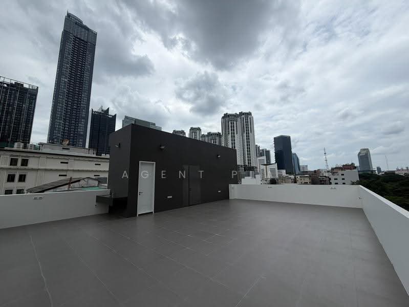 For Rent/Sale: 4-Story Home Office with Rooftop Terrace – Rama 9 Area, Just 600m from MRT Rama 9 (SP, Bangkok, Huai Khwang, Bangkok, , 700 sqm, Shophouse For Rent, by Agent Pla, 500556137 - DDproperty.com