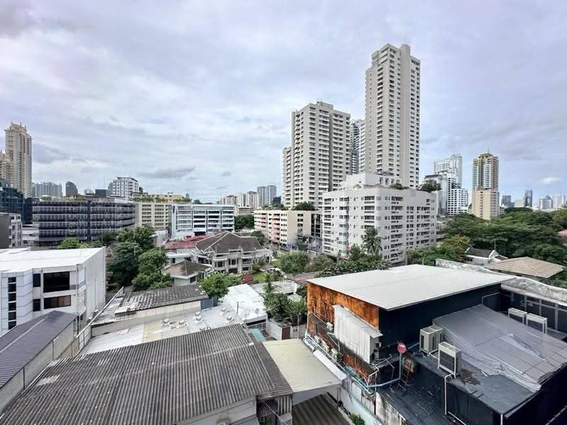 Noble Around Sukhumvit 33, Bangkok, 17 Soi Sukhumvit 33, Khlong Tan Nua, Watthana, Bangkok, 2 Bedrooms, 55 sqm, Condo For Sale, by Tongchompoo Pattanachaiwongkoon, 500556162 - DDproperty.com