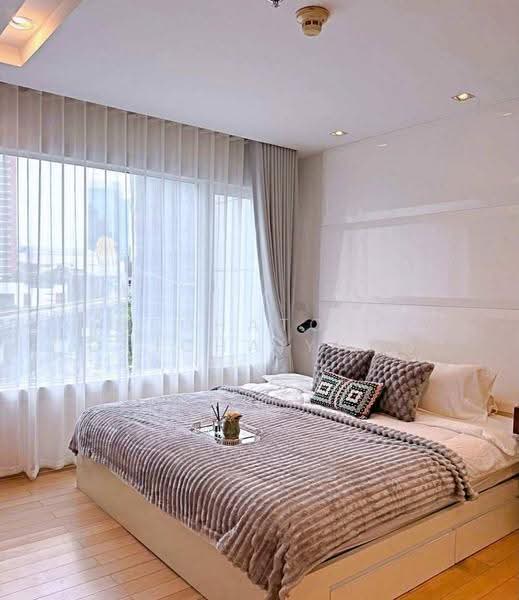 Siri At Sukhumvit, Bangkok, 902 Sukhumvit Road, Phra Kanong, Khlong Toei, Bangkok, 2 Bedrooms, 69 sqm, Condo For Sale, by Dechatorn Chichaiyang, 500556240 - DDproperty.com
