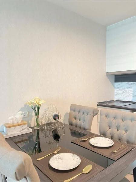 Life Ratchadapisek, Bangkok, 279 Ratchadapisaek Road, Huai Khwang, Bangkok, 2 Bedrooms, 56 sqm, Condo For Sale, by Dechatorn Chichaiyang, 500556275 - DDproperty.com