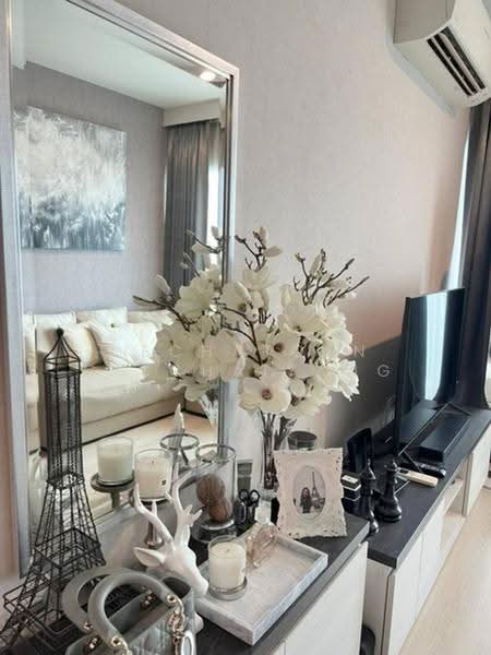 Life Ratchadapisek, Bangkok, 279 Ratchadapisaek Road, Huai Khwang, Bangkok, 2 Bedrooms, 56 sqm, Condo For Sale, by Dechatorn Chichaiyang, 500556281 - DDproperty.com