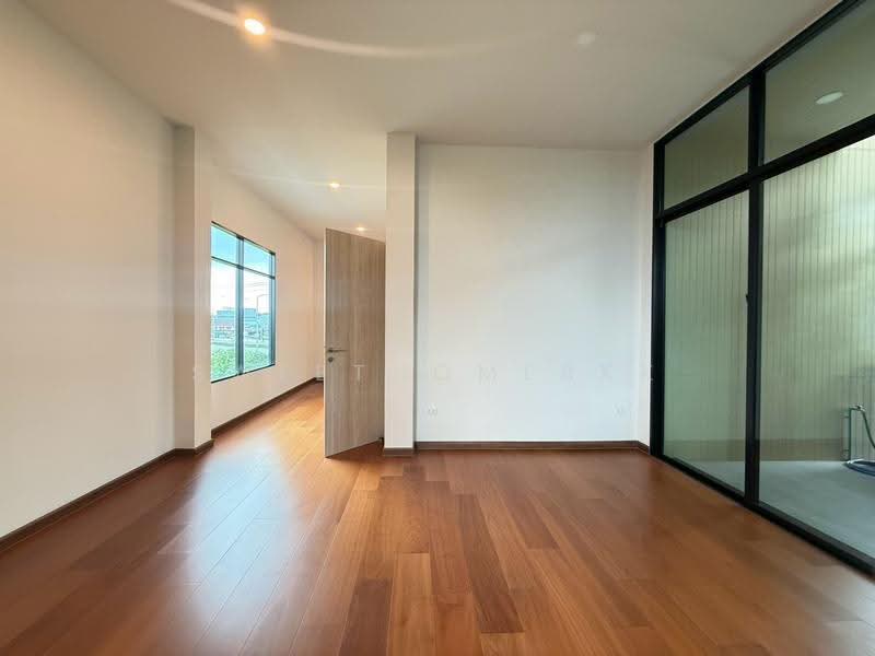 The Master Ratchapruek-Maha Chesadabodindranusorn Bridge, Nonthaburi, Yotha Thikan Road, Bang Krang, Muang Nonthaburi, Nonthaburi, 3 Bedrooms, 423 sqm, Single Detached House For Rent, by SweetHomeBKK, 500556479 - DDproperty.com