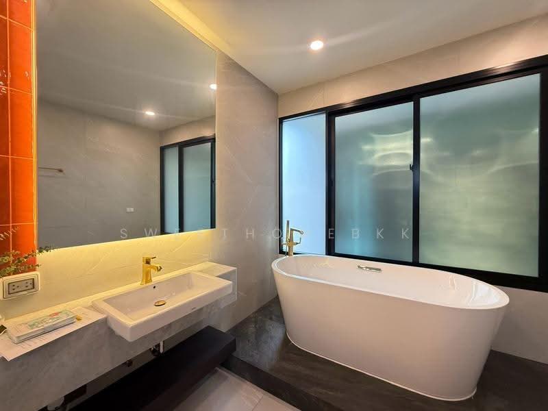 The Master Ratchapruek-Maha Chesadabodindranusorn Bridge, Nonthaburi, Yotha Thikan Road, Bang Krang, Muang Nonthaburi, Nonthaburi, 3 Bedrooms, 423 sqm, Single Detached House For Rent, by SweetHomeBKK, 500556479 - DDproperty.com